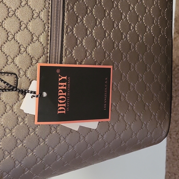 NWT Diophy medium gold tote purse - Picture 2 of 11